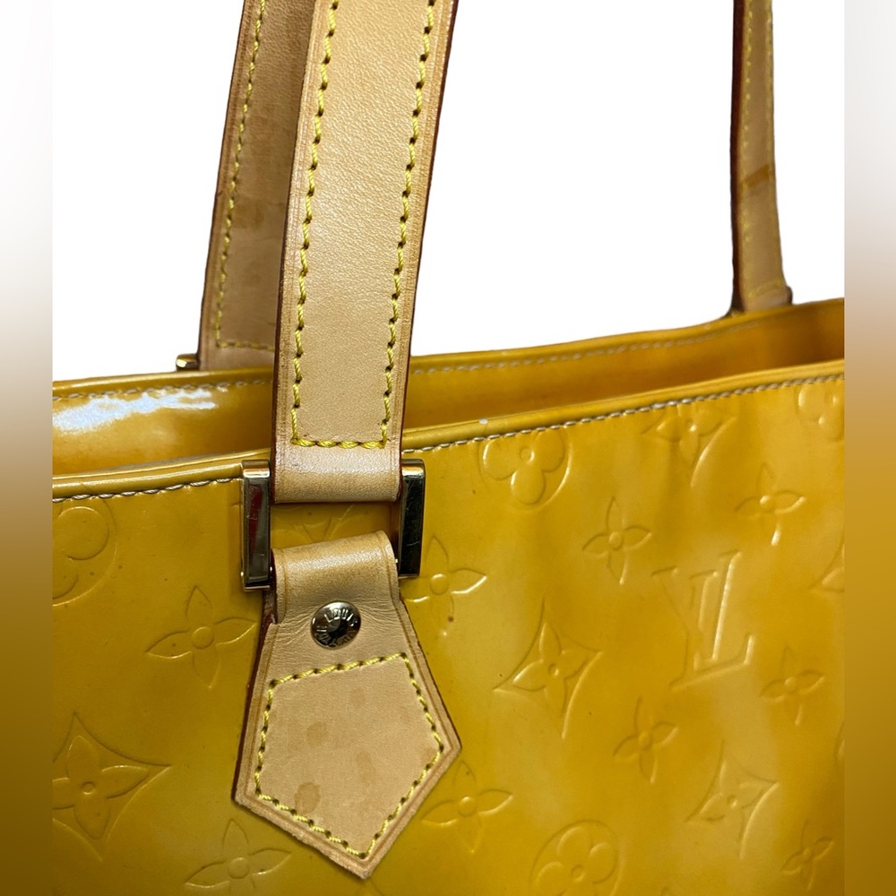 Louis Vuitton Beige Monogram Vernis Leather Houston Bag - Picture 4 of 12